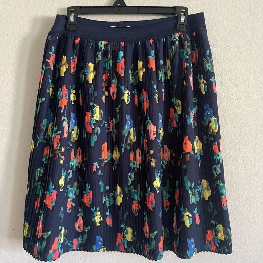 Merona floral Navy pleated skirt size M midi pull on spring summer modest chic